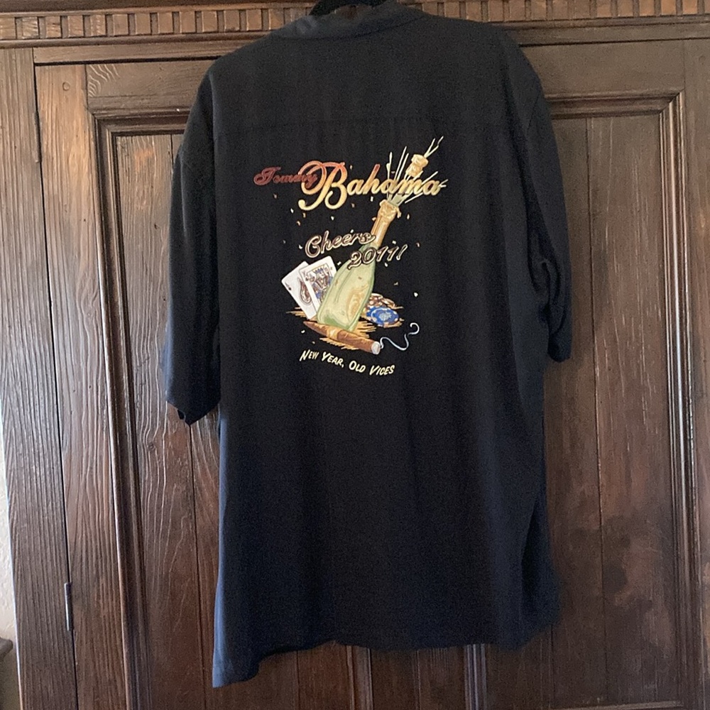 Tommy Bahama XL Black Button-Up Shirt